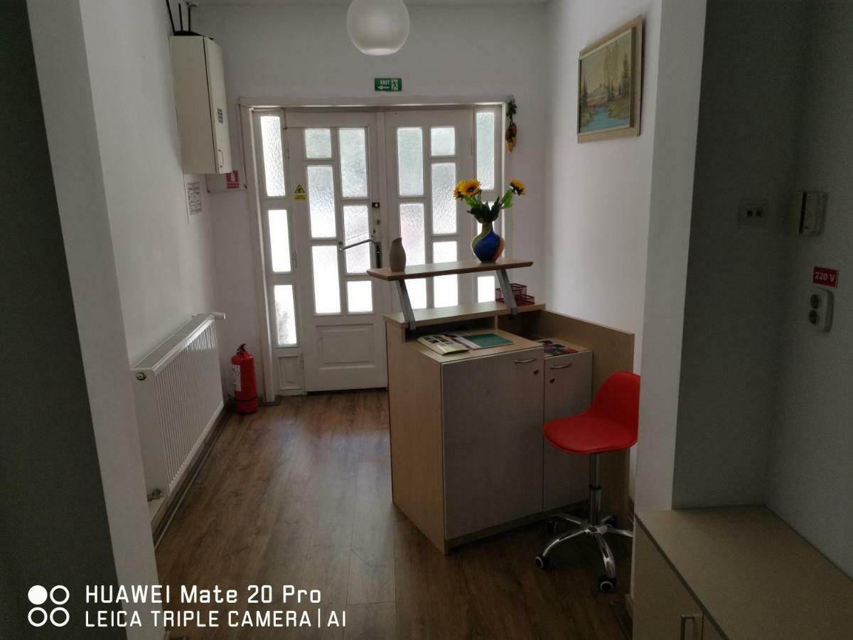 كلوج-نابوكا Enjoy Hostel المظهر الخارجي الصورة